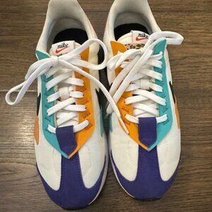 Nike women’s air max  Multicolor Sneakers